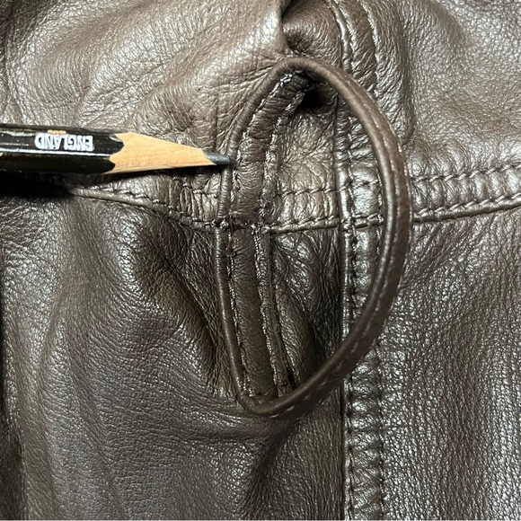 Burberry trench coat. - Picture 15 of 16